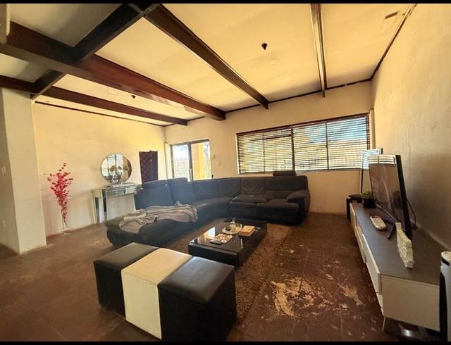 BUSINESS FOR SALE IN VANDERBIJLPARK CW 2